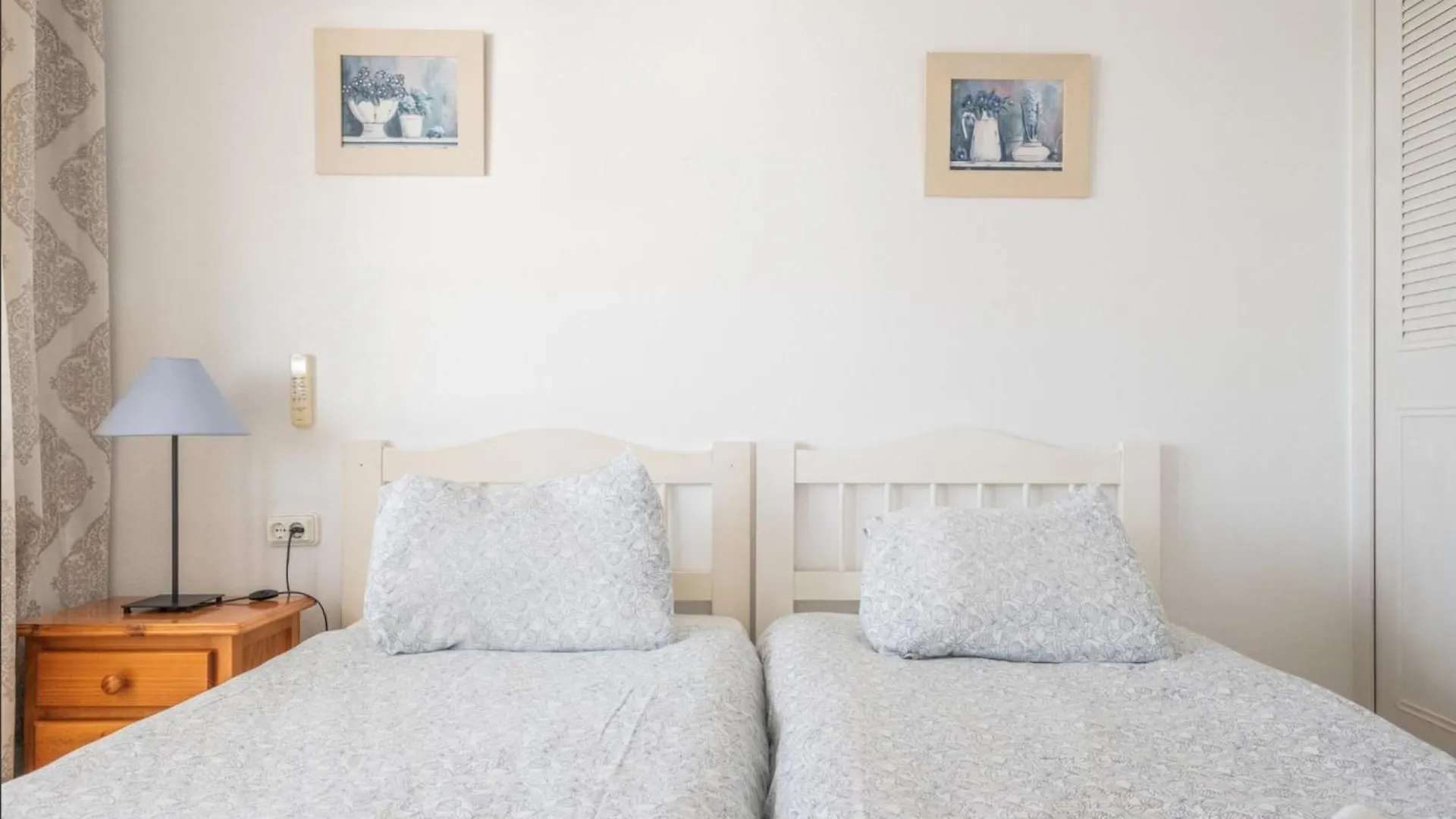 Flat3-5 Chaparil Beach Nerja 0*,  Spain
