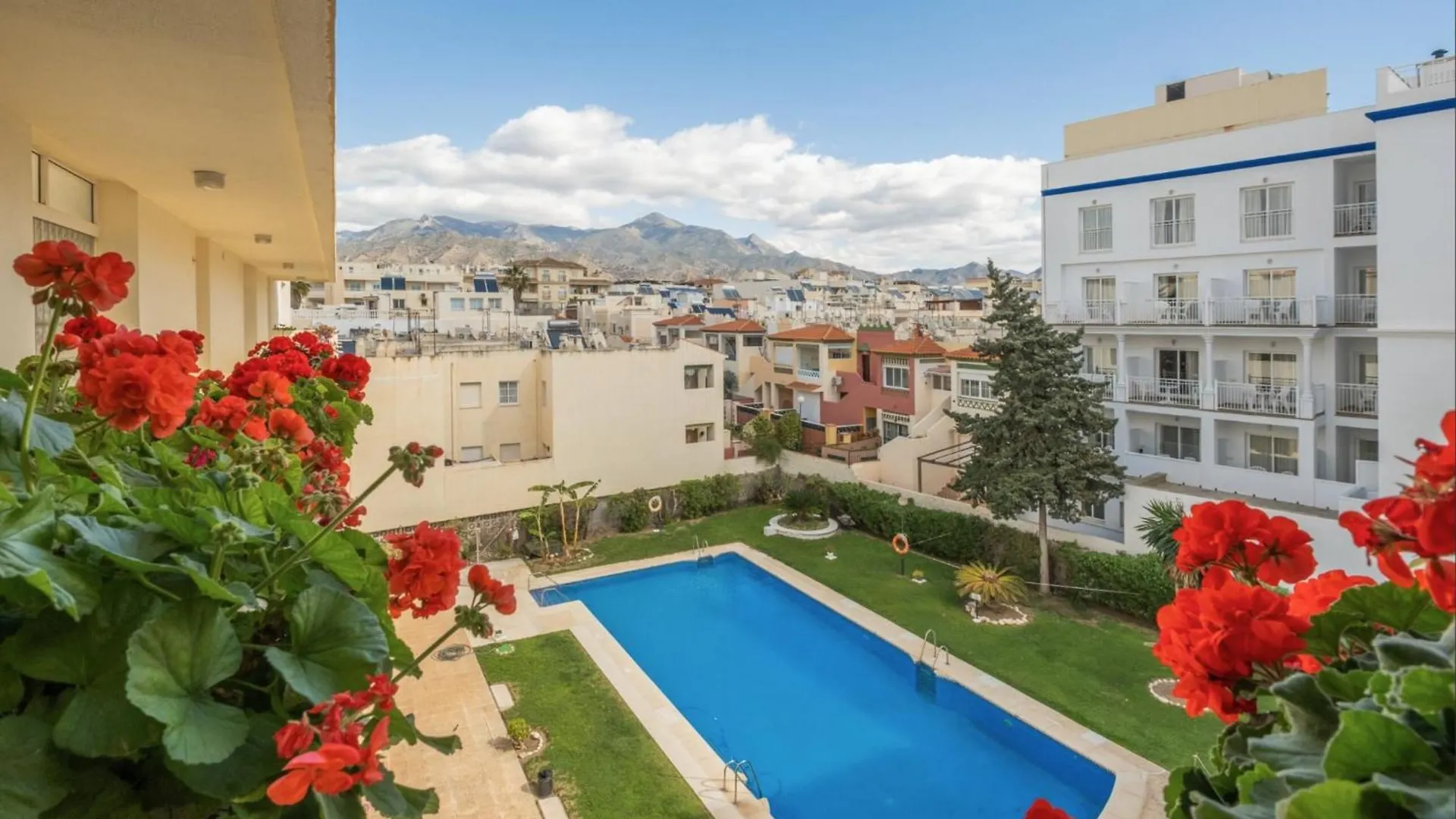 Flat3-5 Chaparil Beach Nerja