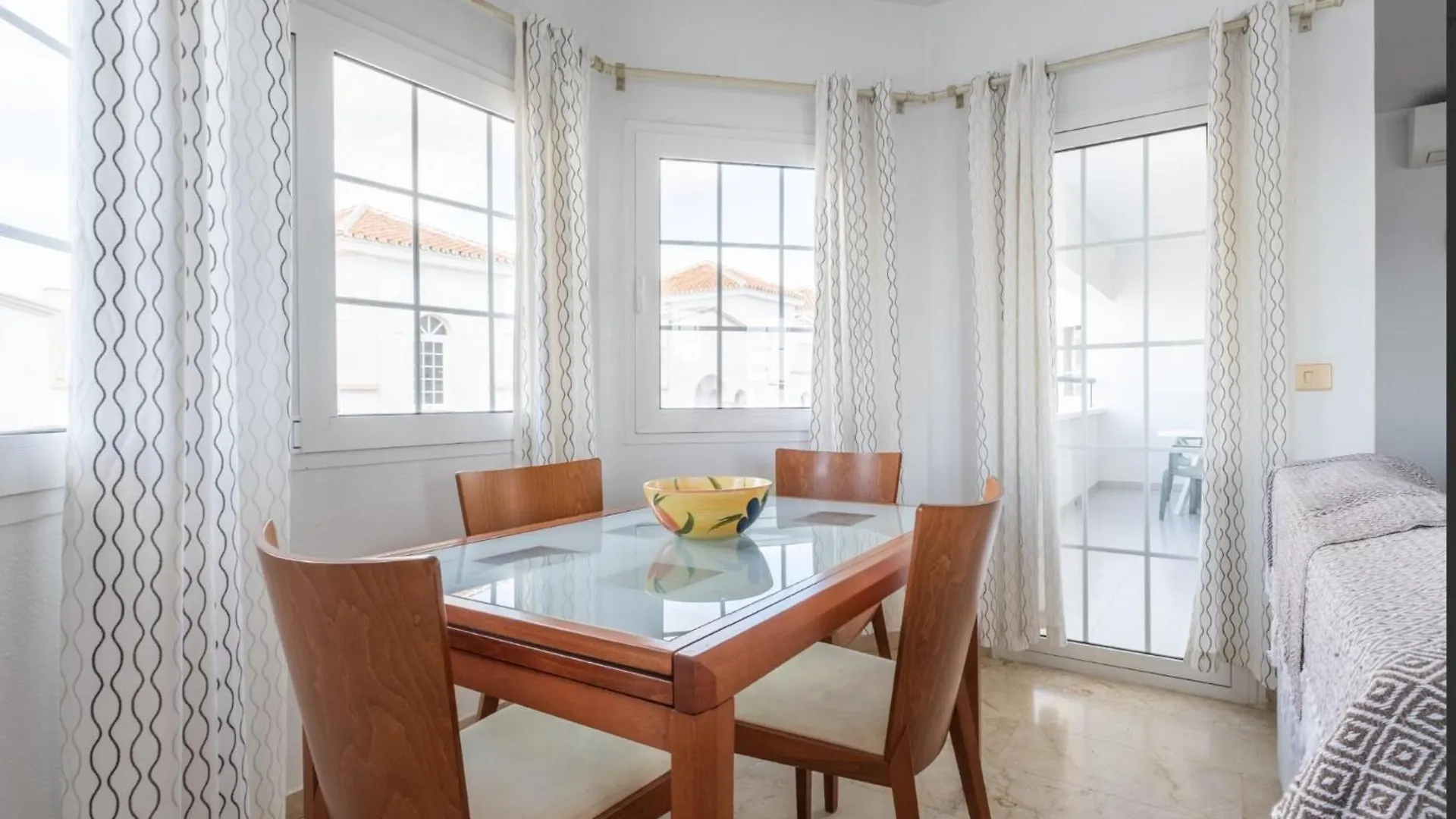 Flat3-5 Chaparil Beach نيرخا شقة