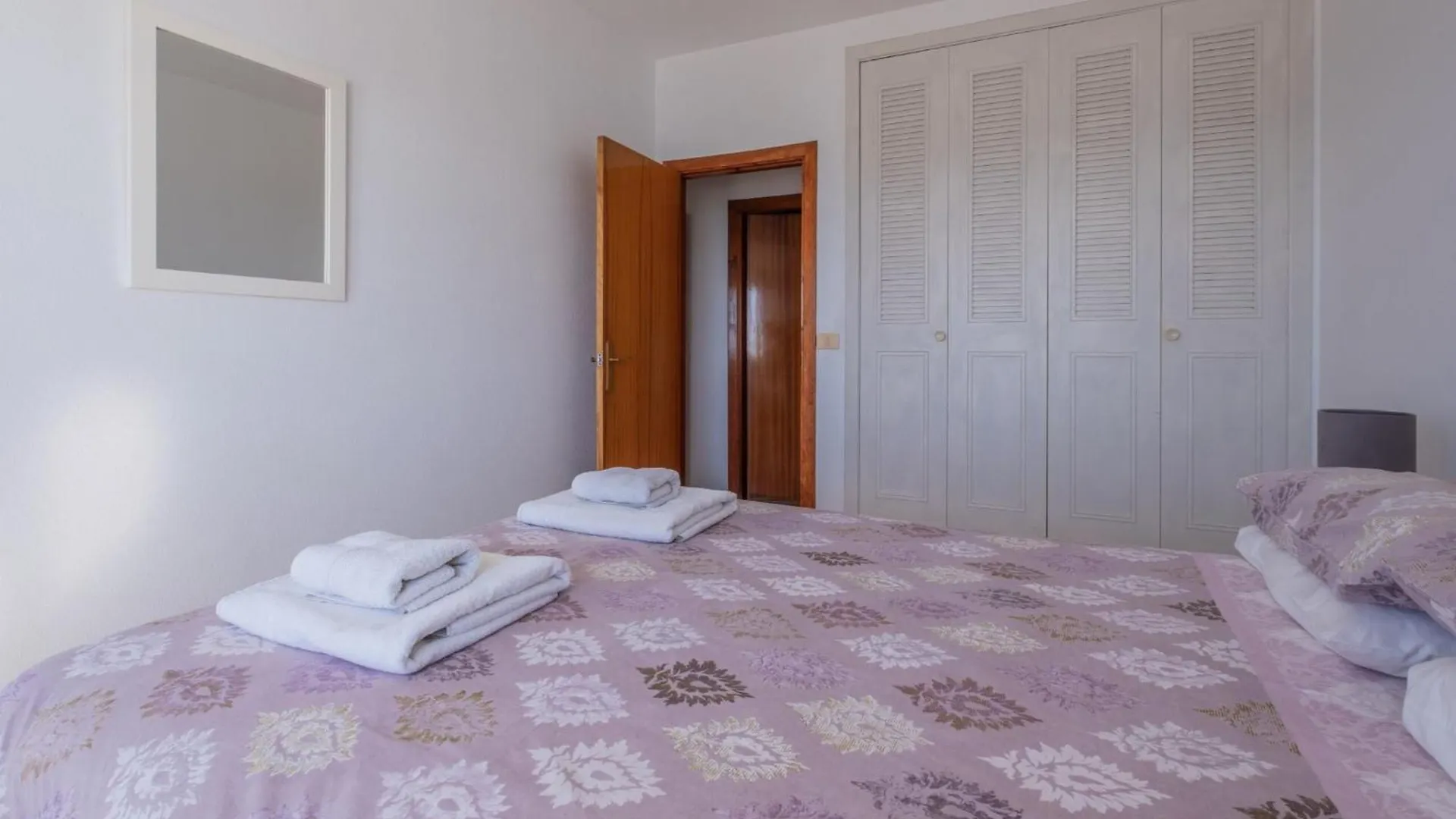 Flat3-5 Chaparil Beach نيرخا شقة