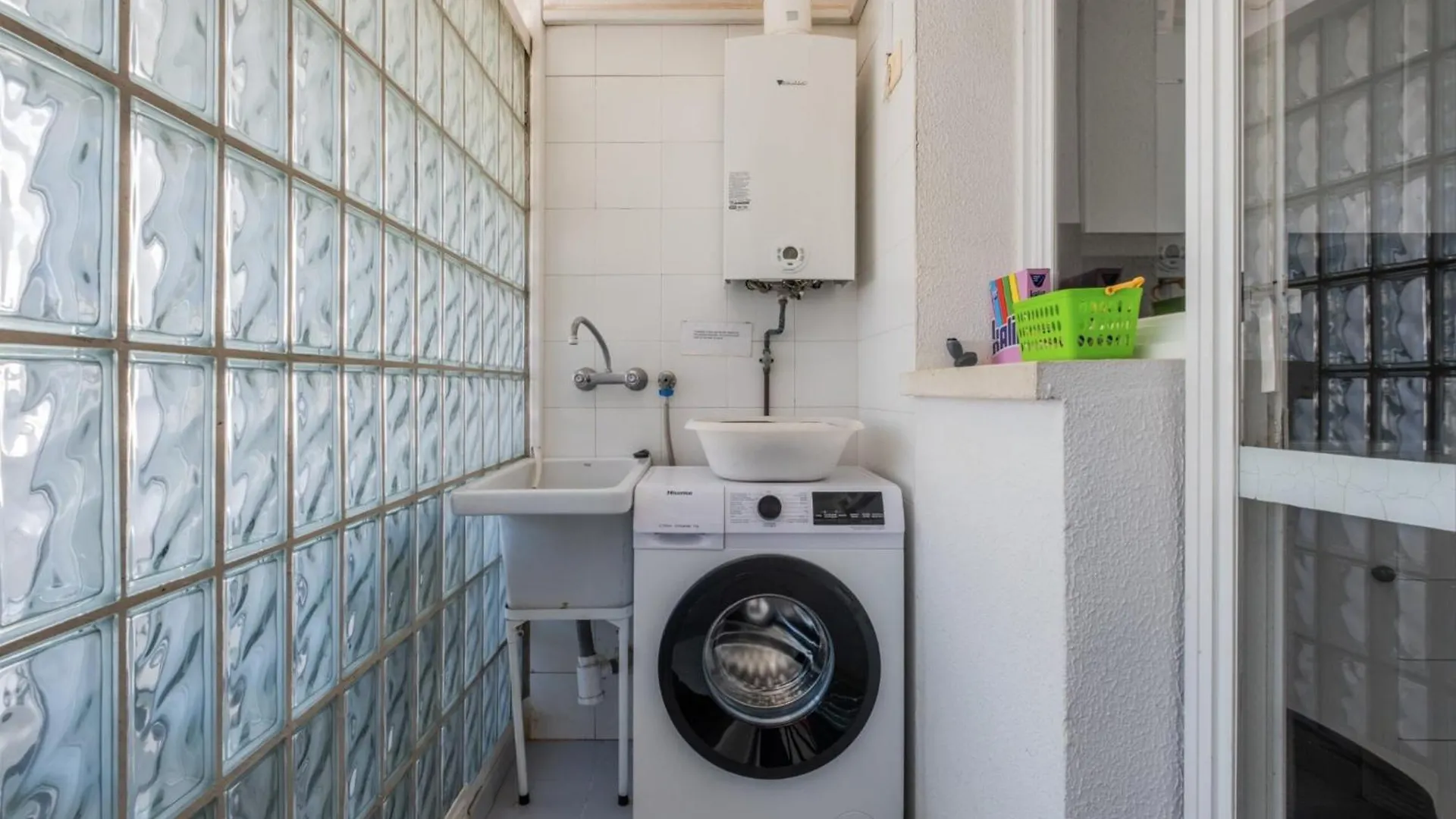 Flat3-5 Chaparil Beach نيرخا شقة